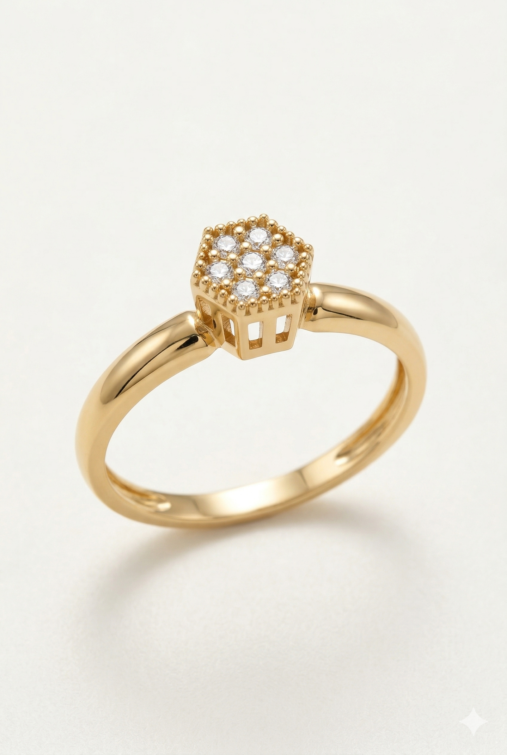 015 - Anel Solitário de Ouro Amarelo 18k/750